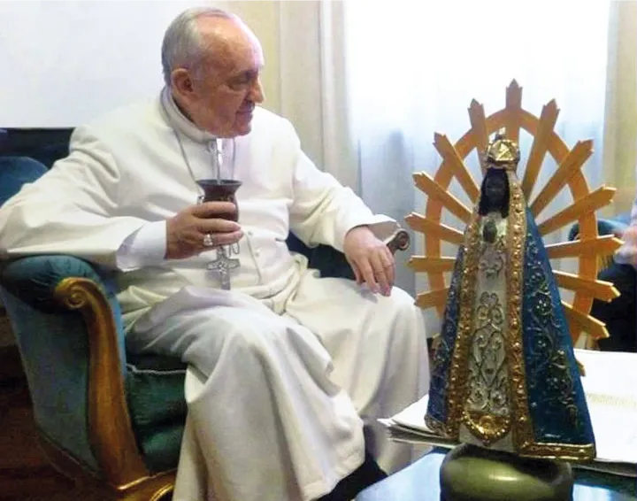 PAPA-FRANCISCO-10-720x667
