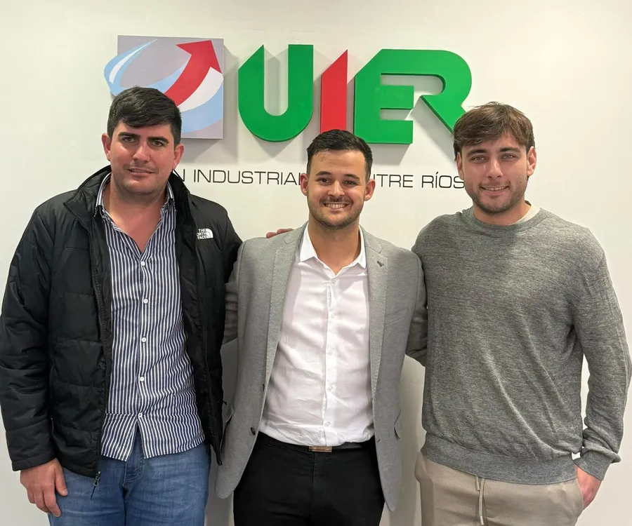 uier-joven-2025-scaled