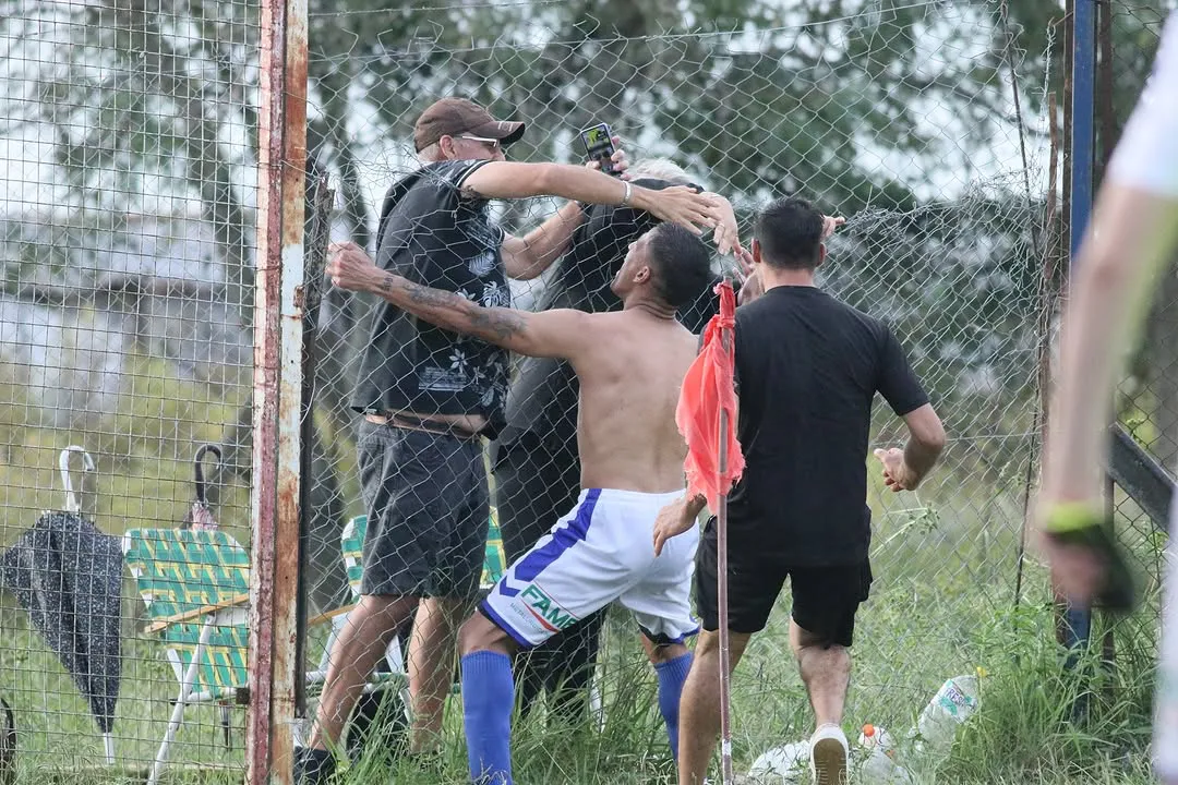 El que festejó al final fue Sportivo El festejo de Mario Daomon y Alexis Izaguirre. ️ (2)