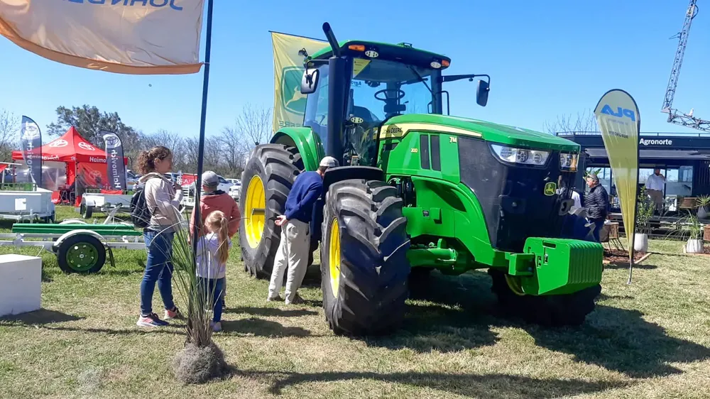 544902757_1205241874971288_564335999782154204_n