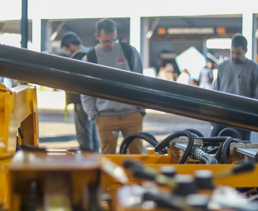 Bienvenida ADX Z a la familia Agrometal. Te esperamos en @agroactiva para que vengas a conocerla - Stand 196D #AgroActiva2025 #Agrometal (1)