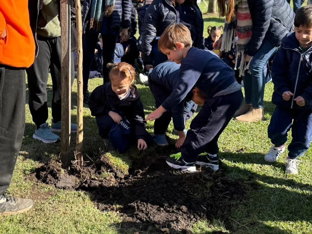 493917157_1122899943215463_5228148454293887975_n